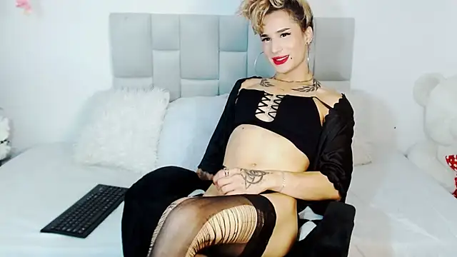 Snapshot of miasmith17 chatting on March 2025 03:24:01 AM miasmith17 online show from March 2025 03:24:01 AM