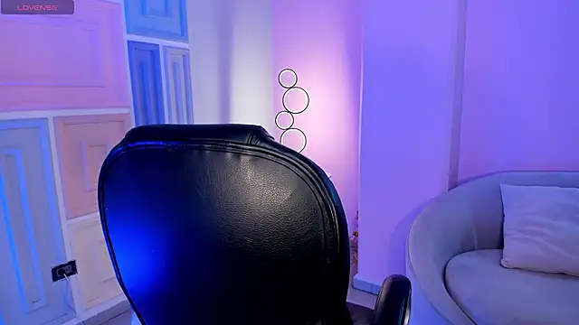 SamanthaKlein  online show from October 2025 07:23:01 PM