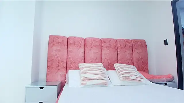 kendal rossi online show from November 2025 12:04:01 PM