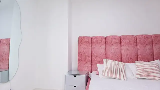 kendal rossi online show from November 2025 12:08:02 PM