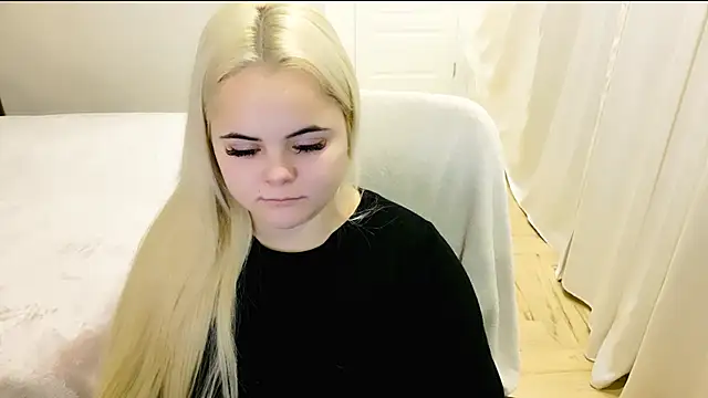 lovely-eyes online show from December 2024 10:24:02 PM