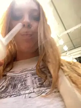 Snapshot of Sweet___Emily chatting on December 2024 02:17:02 PM Sweet   Emily online show from December 2024 02:17:02 PM