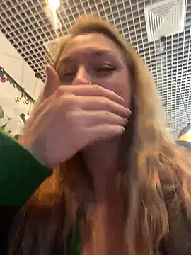 Snapshot of Sweet___Emily chatting on December 2024 02:16:01 PM Sweet   Emily online show from December 2024 02:16:01 PM