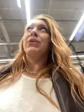 Snapshot of Sweet___Emily chatting on December 2024 10:55:01 PM Sweet   Emily online show from December 2024 10:55:01 PM