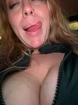 Snapshot of Sweet___Emily chatting on January 2025 08:10:02 PM Sweet   Emily online show from January 2025 08:10:02 PM