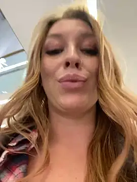 Snapshot of Sweet___Emily chatting on January 2025 05:20:01 PM Sweet   Emily online show from January 2025 05:20:01 PM