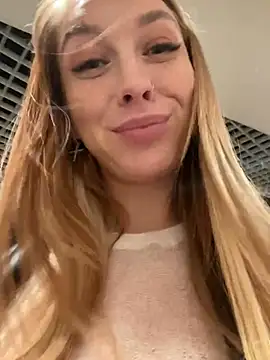 Snapshot of Sweet___Emily chatting on February 2025 02:31:02 PM Sweet   Emily online show from February 2025 02:31:02 PM