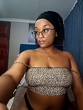 Queen-Chocolate online show from November 2025 12:43:01 AM