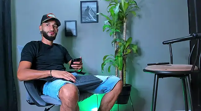 Damian 022 online show from January 2025 10:48:01 PM