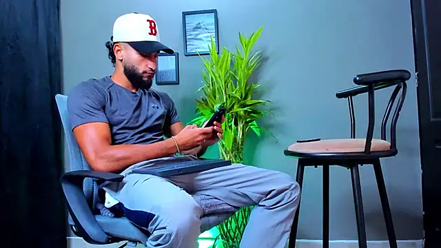 Damian 022 online show from October 2025 11:19:01 AM