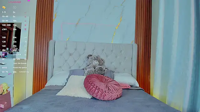 Snapshot of amelie_leigh chatting on February 2025 01:53:01 AM amelie leigh online show from February 2025 01:53:01 AM