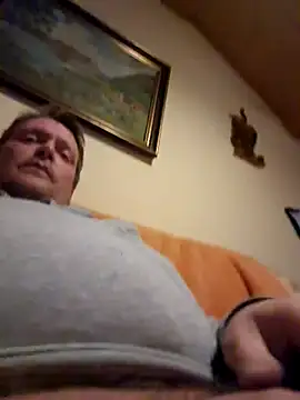 Snapshot of everyoneneeds chatting on December 2024 09:50:02 PM everyoneneeds online show from December 2024 09:50:02 PM