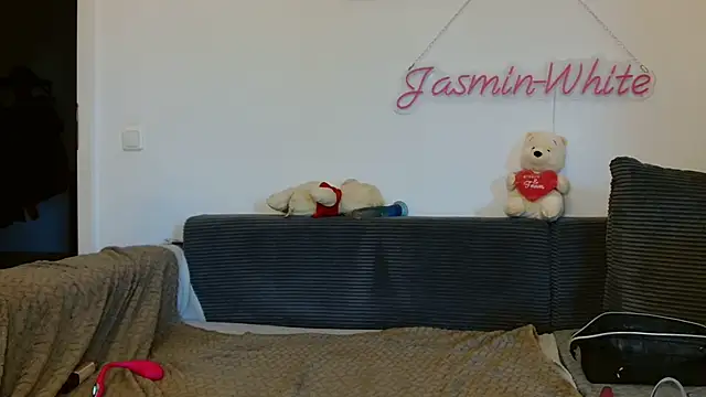 Jasmin-White online show from July 2026 05:17:02 PM