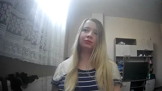 Snapshot of ViolaCandy chatting on October 2025 05:59:01 AM ViolaCandy online show from October 2025 05:59:01 AM