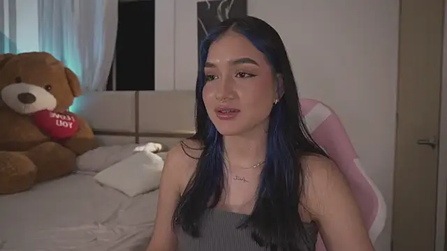 AnnyHizzle online show from May 2026 03:12:01 AM