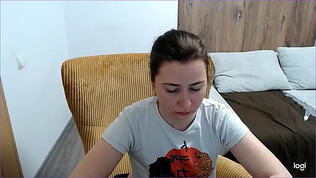 VioletaFlower7 online show from April 2026 08:42:01 AM