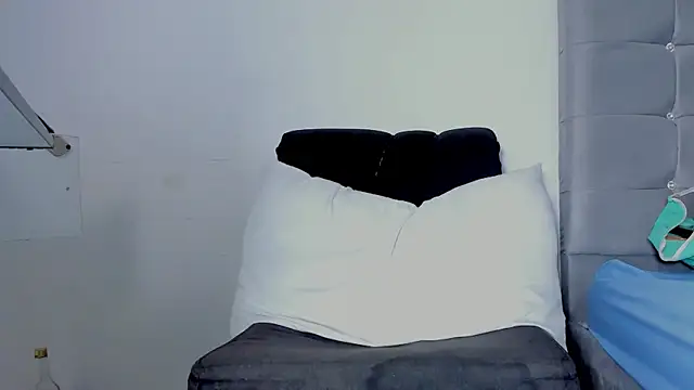 Snapshot of Ladysexy_hot19 chatting on December 2024 12:43:02 AM Ladysexy hot19 online show from December 2024 12:43:02 AM