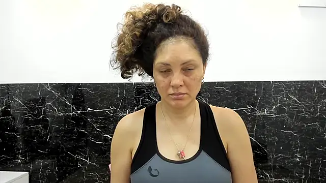 Snapshot of Juliabadlee chatting on February 2025 12:06:02 AM Juliabadlee online show from February 2025 12:06:02 AM