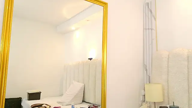 Juliabadlee online show from December 2025 09:08:02 PM