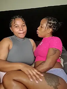 R-thequeen online show from November 2025 12:29:02 PM