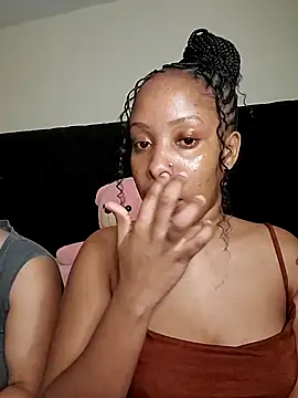 R-thequeen online show from May 2026 09:42:02 PM