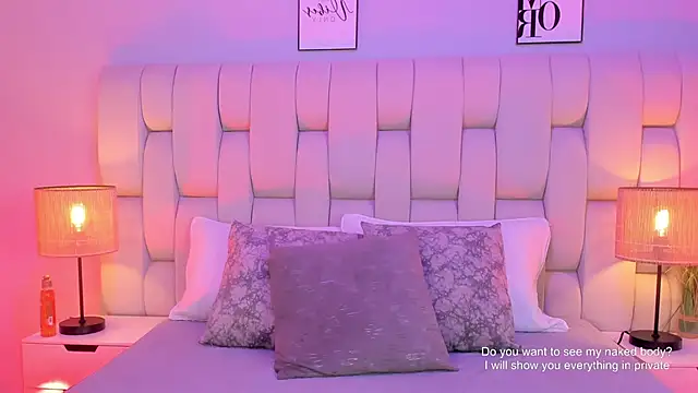 SkinnyFoxy online show from April 2026 07:33:02 PM