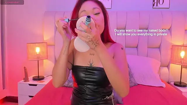 SkinnyFoxy online show from May 2026 08:14:02 PM