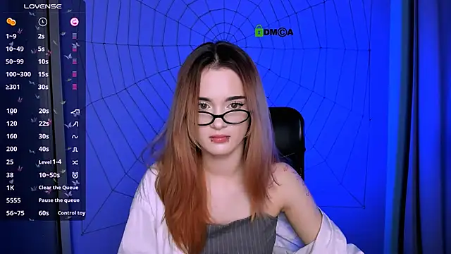 liana kisses online show from November 2025 08:19:01 PM