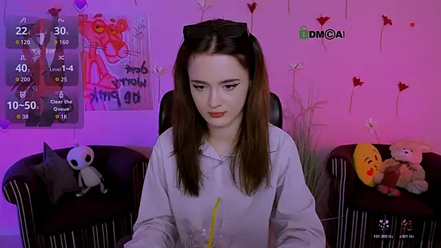 liana kisses online show from April 2026 07:01:02 PM