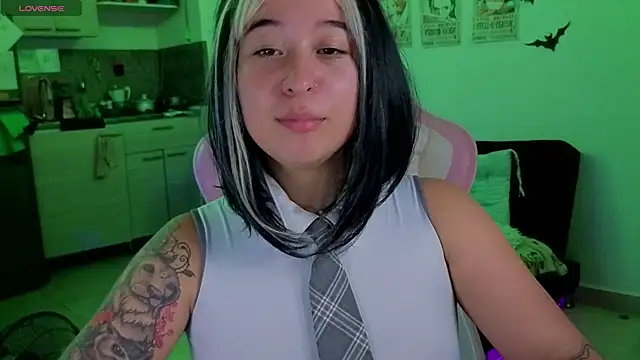 Snapshot of FernandaOrtegaaa chatting on May 2026 12:17:01 AM FernandaOrtegaaa online show from May 2026 12:17:01 AM