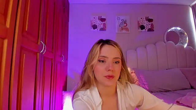 martinaaricci online show from February 2026 02:04:02 PM