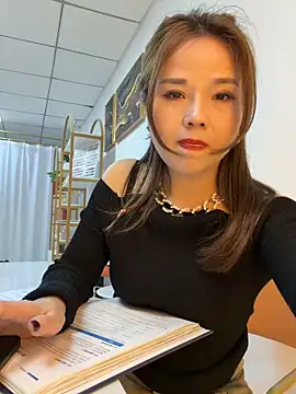 Efangfang online show from February 2026 11:20:01 AM