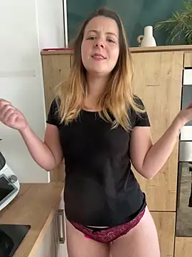 Snapshot of Nina_blain chatting on April 2026 09:48:02 AM Nina blain online show from April 2026 09:48:02 AM