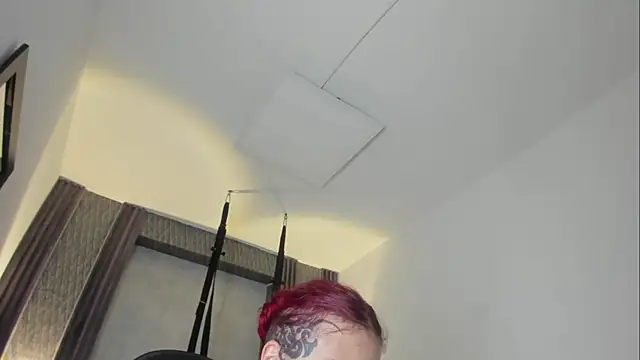 selene red  online show from December 2025 03:49:02 PM