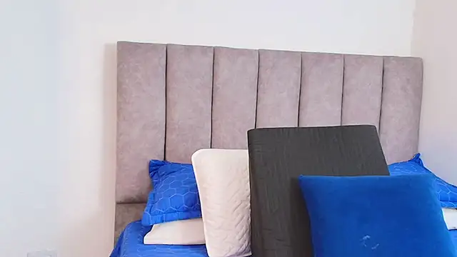 karina lewis  online show from January 2025 03:30:01 AM