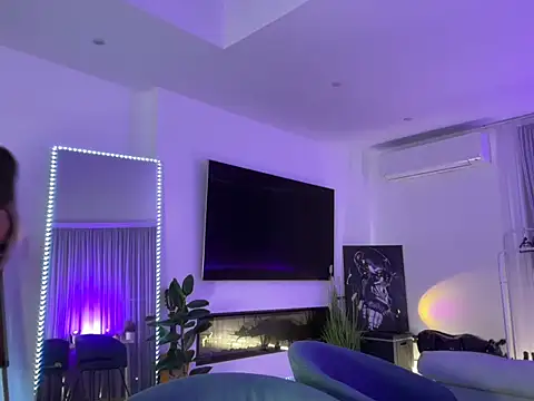 Mika Miller online show from September 2025 07:14:02 PM