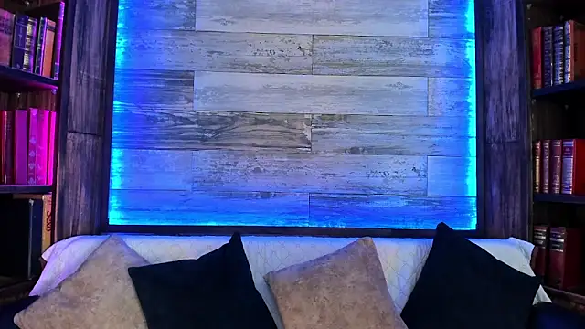 MikeEstevess online show from January 2025 11:43:02 PM