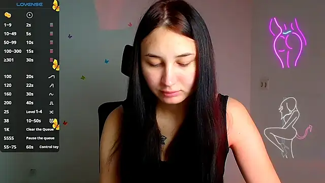 Jennifer Blum online show from September 2025 05:23:01 AM