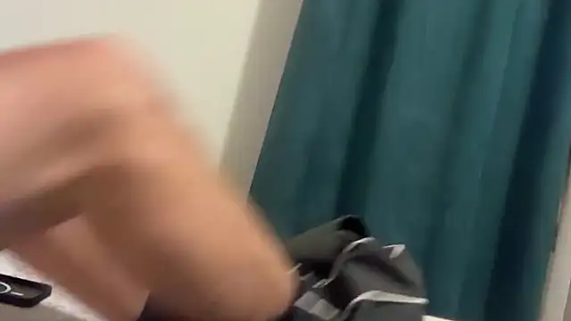 Snapshot of YoungCok25 chatting on October 2025 01:00:02 PM YoungCok25 online show from October 2025 01:00:02 PM