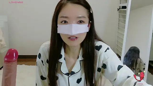 Snapshot of momochan88 chatting on June 2026 12:00:02 PM momochan88 online show from June 2026 12:00:02 PM