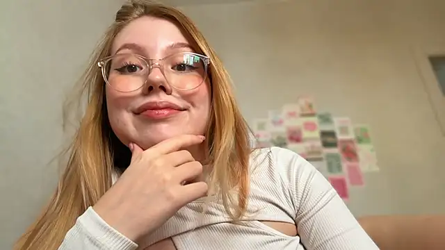 HoneyAudrey online show from April 2026 02:26:02 AM