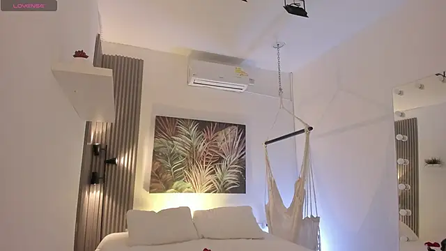 emma alice  online show from December 2025 10:19:01 AM