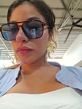 Karen San Miguel online show from April 2026 08:47:01 PM