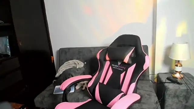 Snapshot of Tender_lia chatting on November 2025 06:45:01 AM Tender lia online show from November 2025 06:45:01 AM