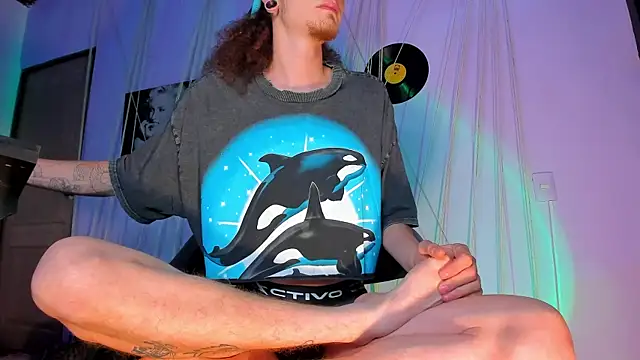 Snapshot of MrShaggy chatting on January 2025 10:22:01 PM MrShaggy online show from January 2025 10:22:01 PM