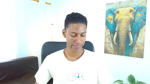 maiki18  online show from December 2025 09:20:01 PM