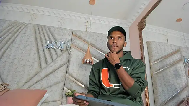 JamesParck online show from February 2025 06:21:01 PM