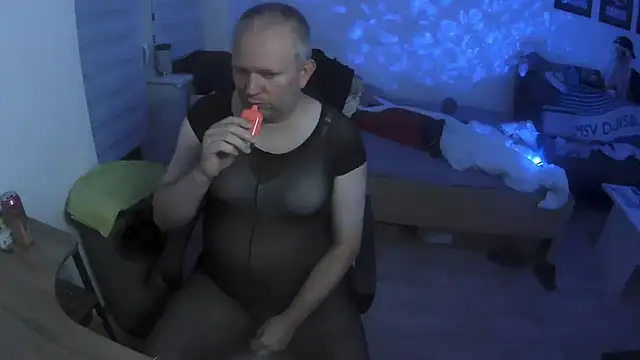 ShyBoy1982 online show from September 2025 10:15:01 PM