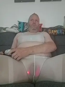 ShyBoy1982 online show from November 2025 12:31:01 AM