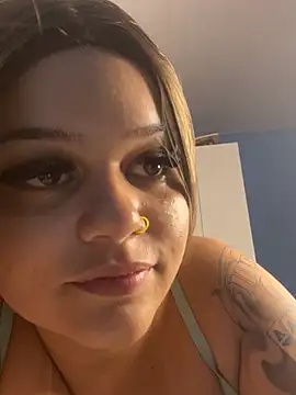 Snapshot of Lolacavalona chatting on December 2024 08:58:02 PM Lolacavalona online show from December 2024 08:58:02 PM